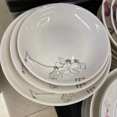 Simple flower pure white printed ceramic dinner plates, simple style, available in multiple sizes and styles Simple flower pure white printed ceramic dinner plates, simple style, available in multiple sizes and styles